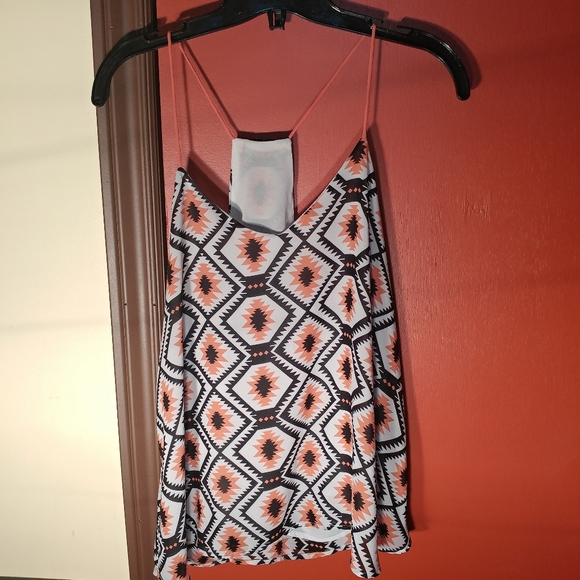 Pretty top - Picture 1 of 1